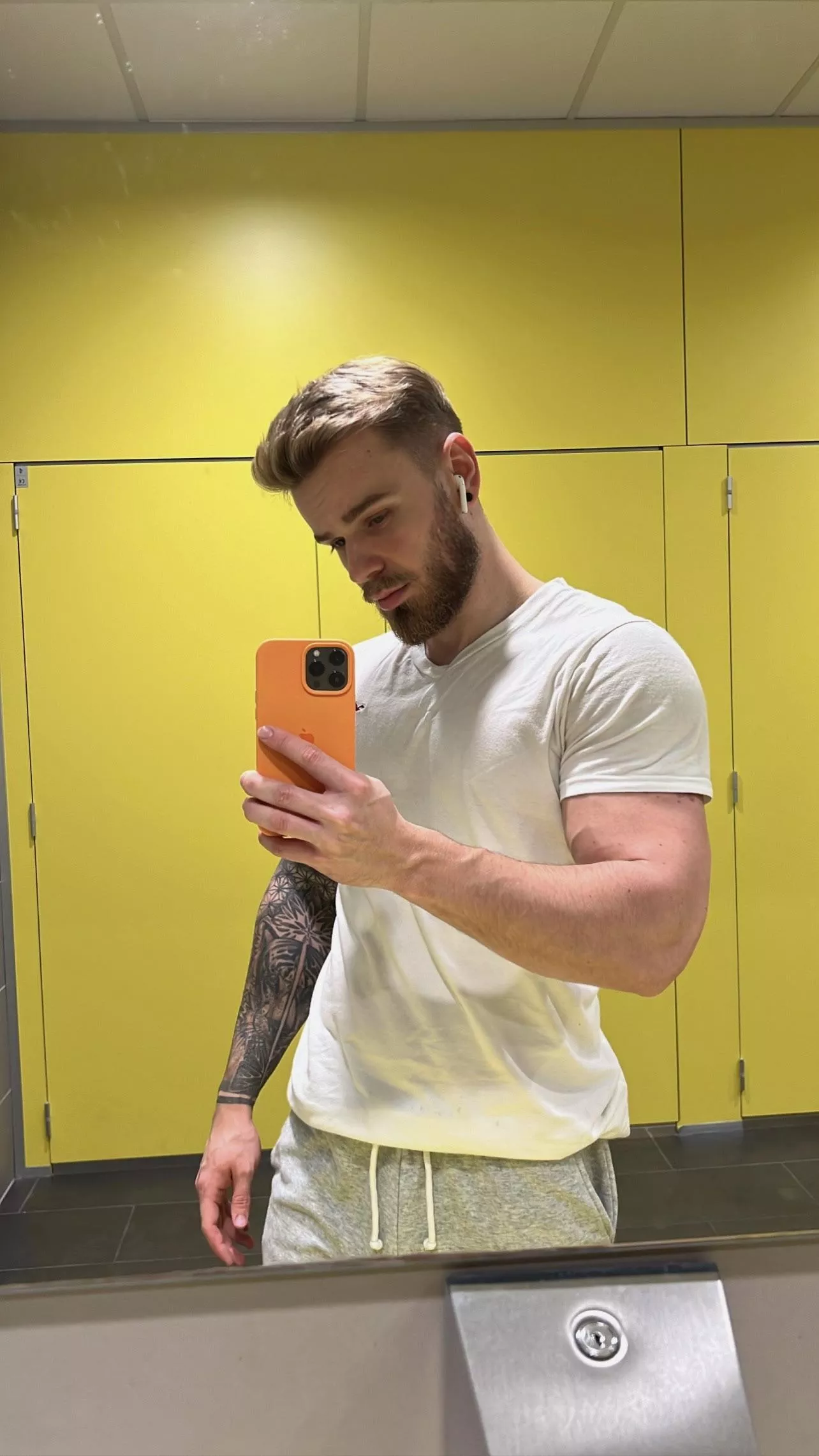 Do you like facial hair on a guy? posted by zaniewskimichal