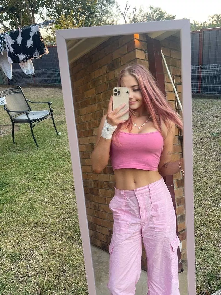 i love this outfit... do you? posted by deathcloned