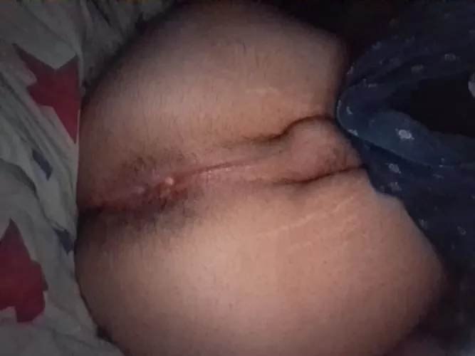 I'll send a hot pic to everyone that leave a comment by Budget-Doctor-8872