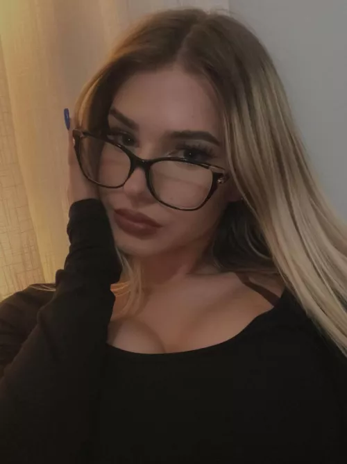 IUTR Nerd by GladlyShowy