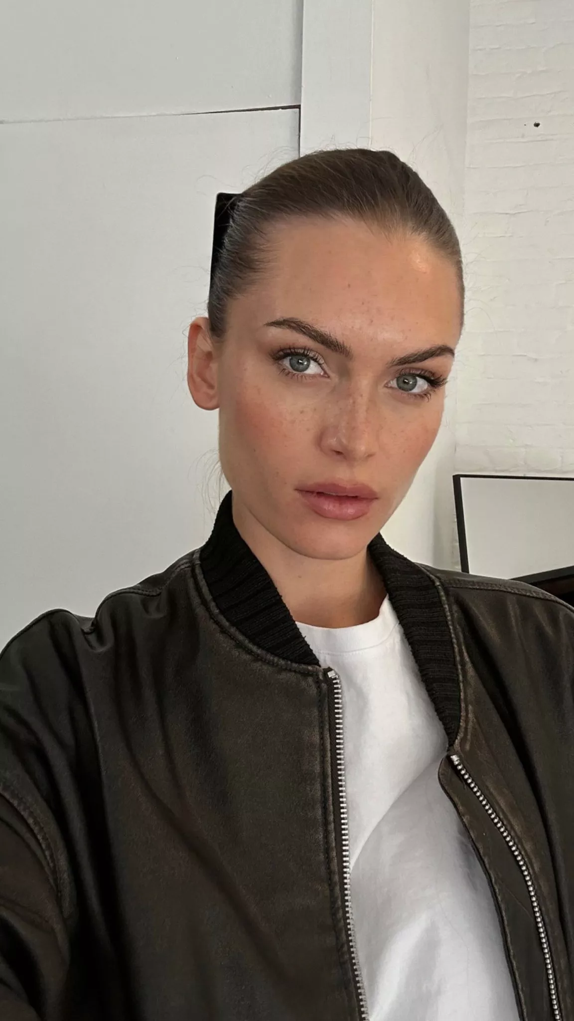 Marion Pascale [2023-10-24] posted by x---1