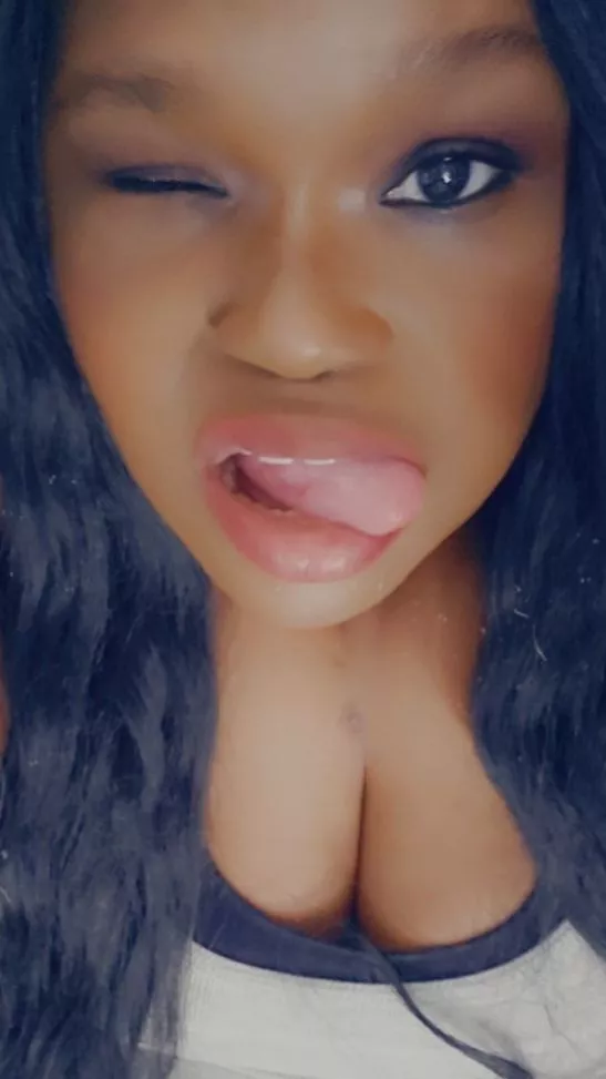 My profile picture, but hi! Long time, no see. 😚😘 posted by innocentkitten1992