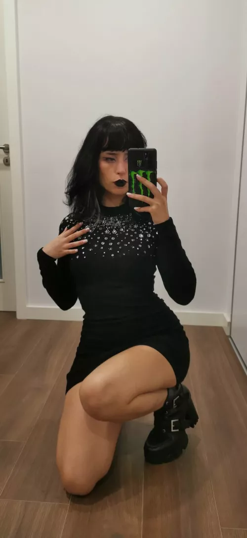 One of my favorite tight dresses by stepsister-kana