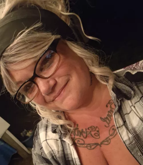 Relaxing last night by Tan_Tattooed