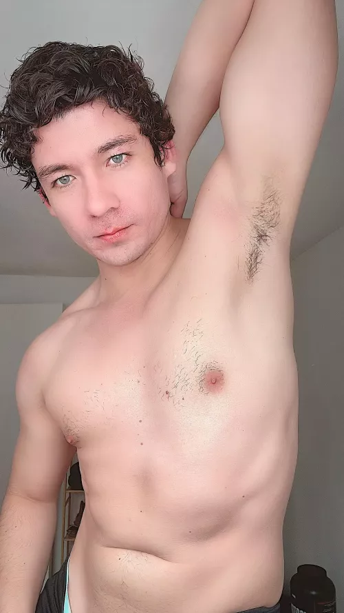 Shaved my face but decided to keep my pits by hug_hunter