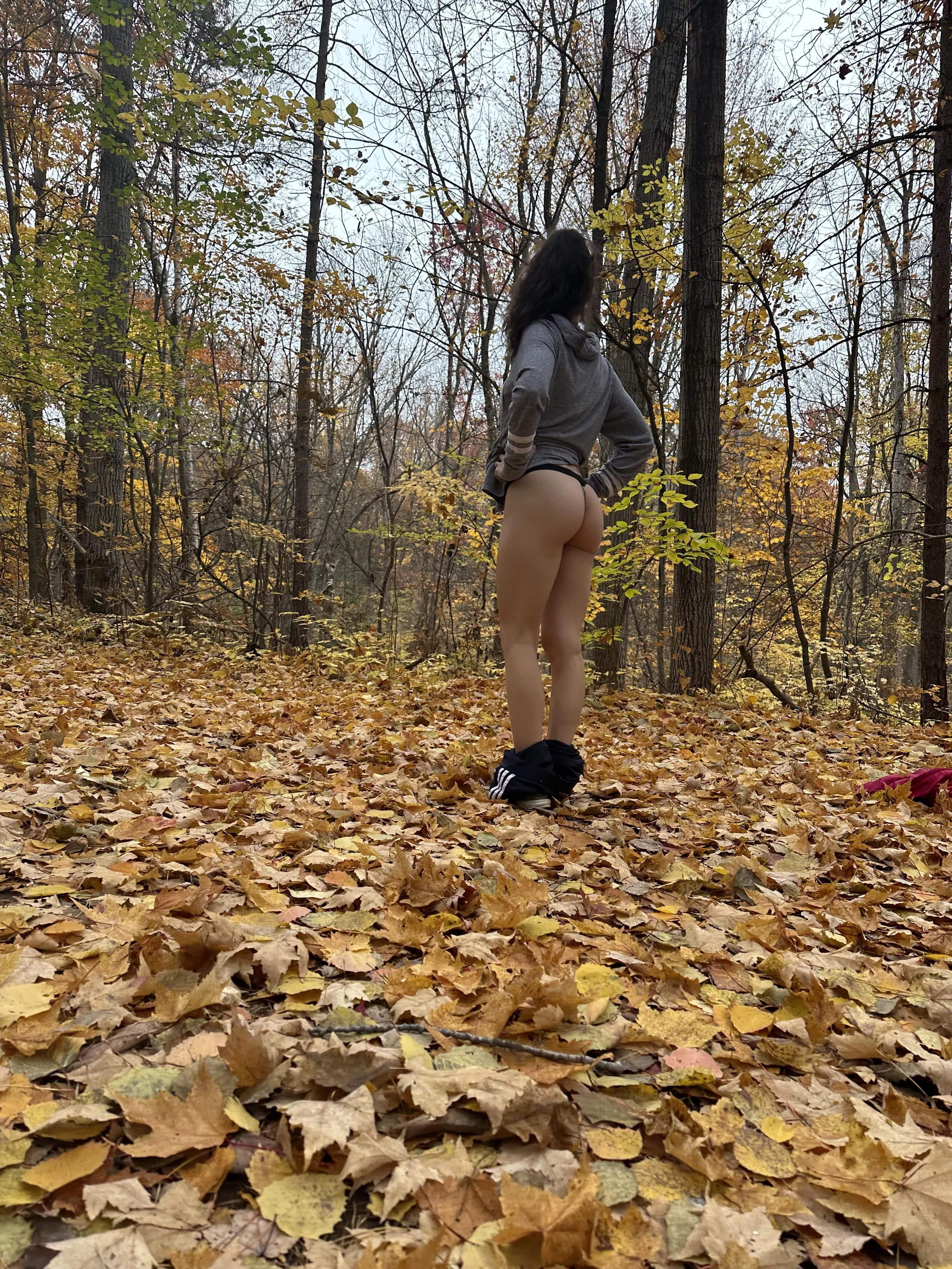 Suns not out, bums still out 😜 posted by barefootbelle_art