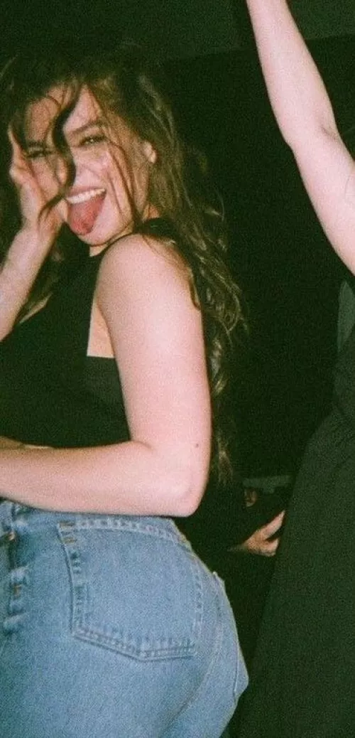 The cute Hailee Steinfeld by redditfortheboys