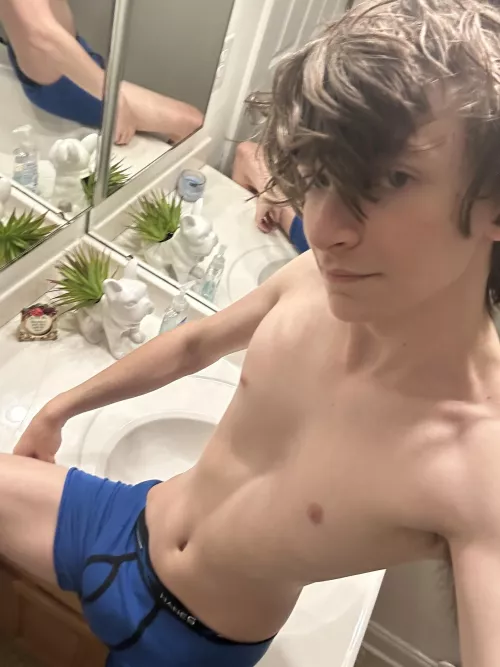 What would you do if you saw me like this? by AdamArrow47