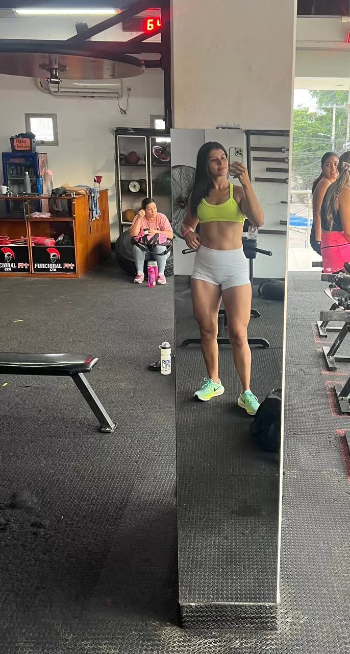 Do older men admire girls with thick thighs? posted by cheeksyads