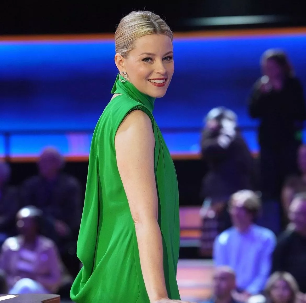 Elizabeth Banks posted by Accomplished-Ad_1090