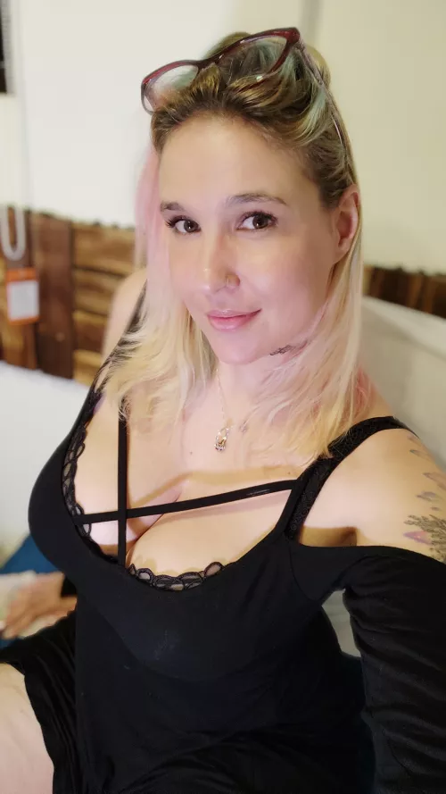 Here is some huge milf cleavage for you by Sarothica69