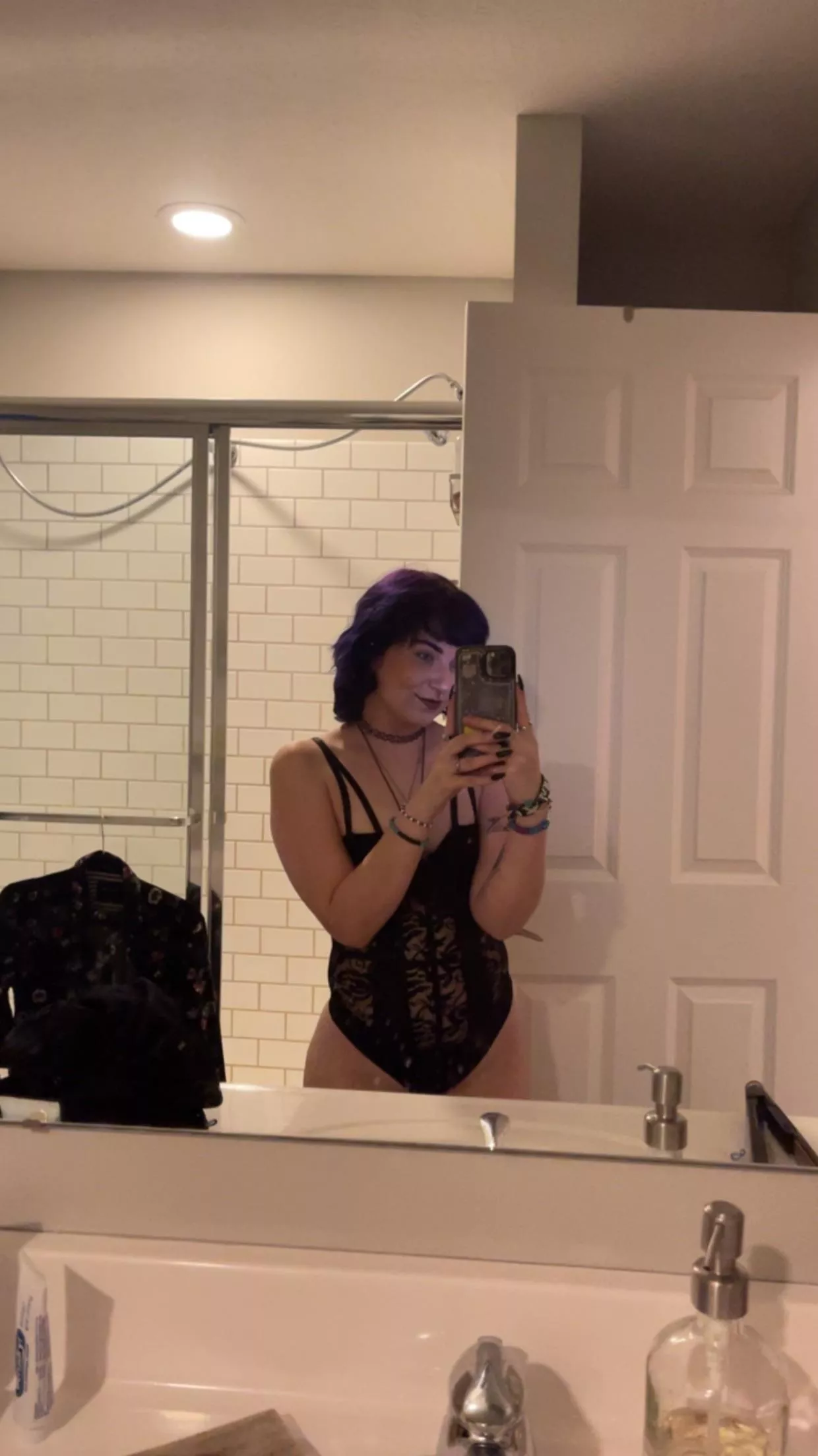 How do you like my outfit? posted by Lilthicccpenny