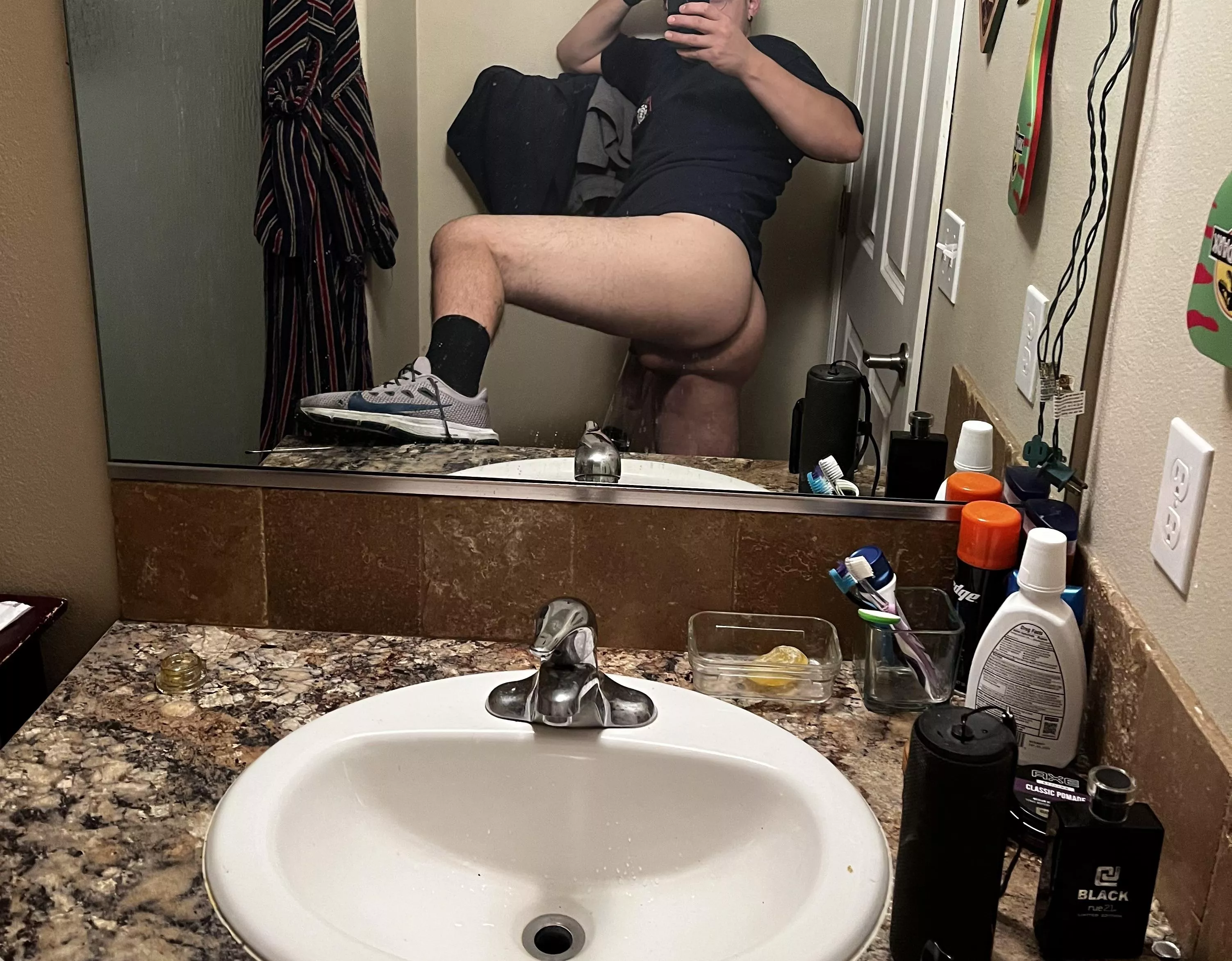 How’s my ass? posted by Hendawg115