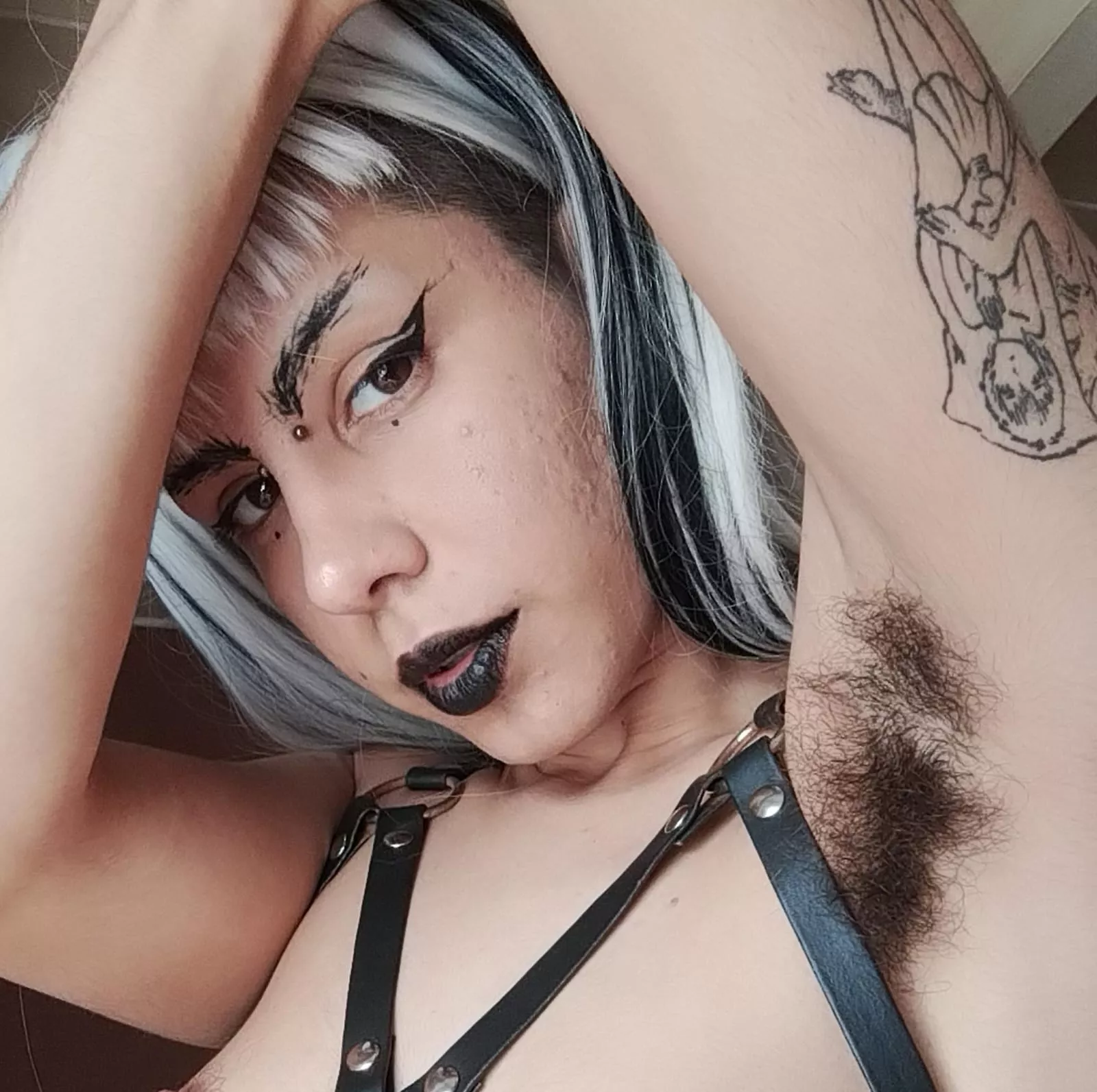 I love how nice my hair looks in this photo!!! posted by roto__