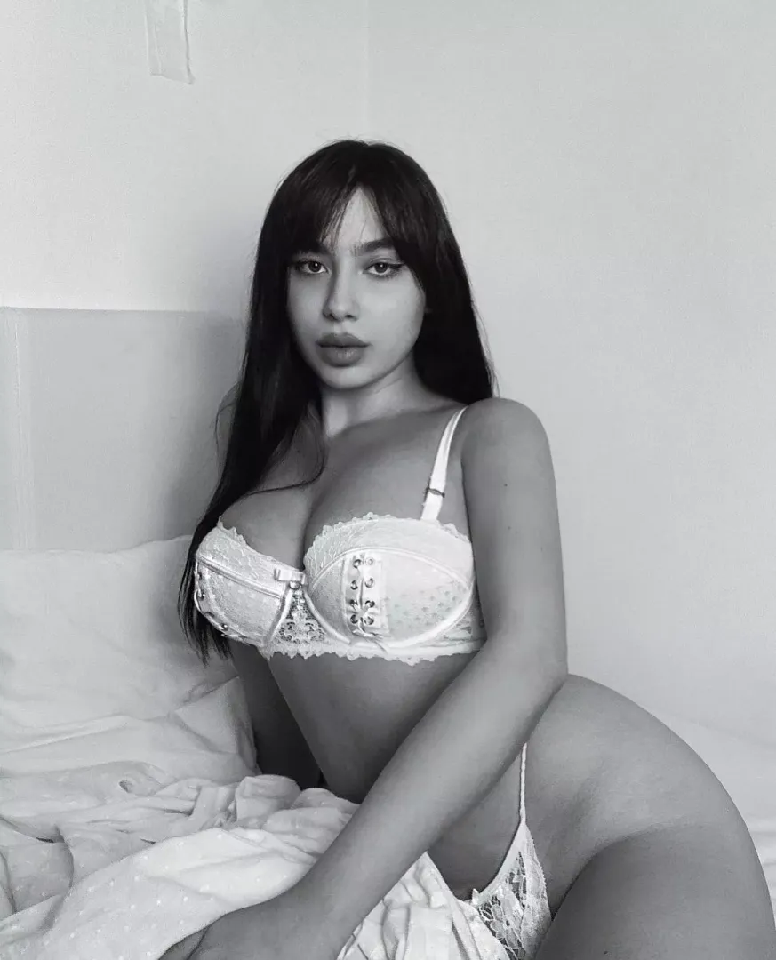 I need to be fucked hard by caramelcutie1