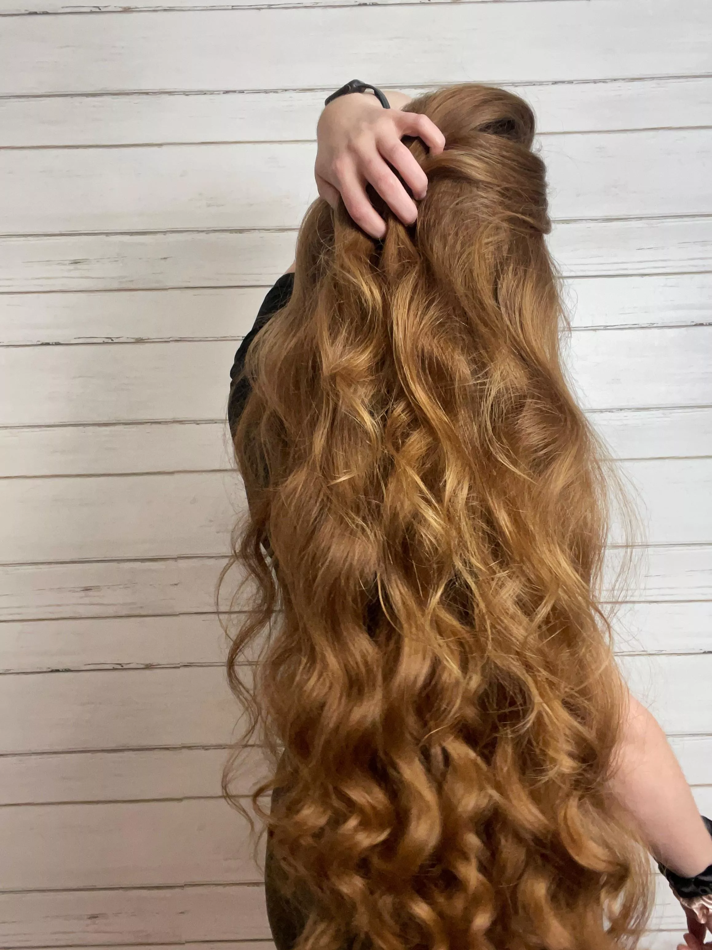 I tried out some heatless curls today and im obsessed with how it turned out 😍 posted by RubyredRapunzel