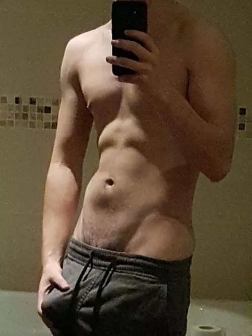 It's trying to escape by Thickus_Dickusss