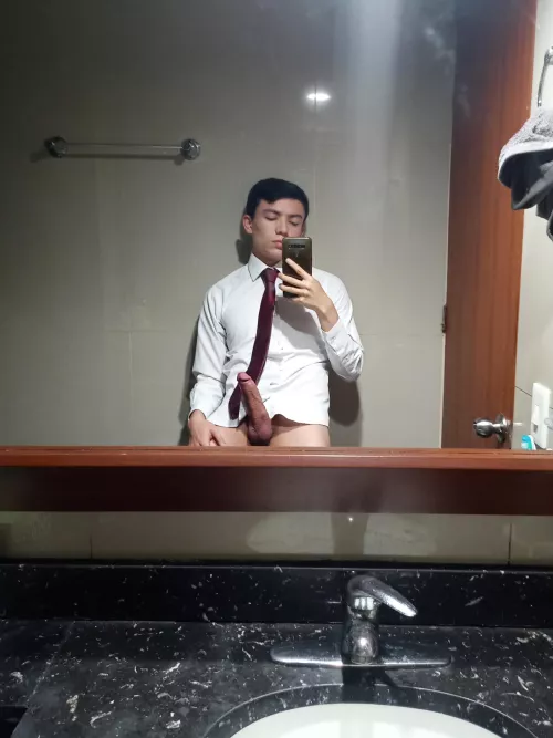 Just messing around with my favorite tie by NeotropicsGuy