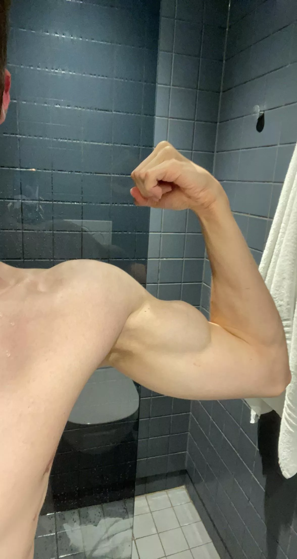 Just turned 18! First pic! I wanna know how to properly show myself😬😈 posted by Ok_Try_3424