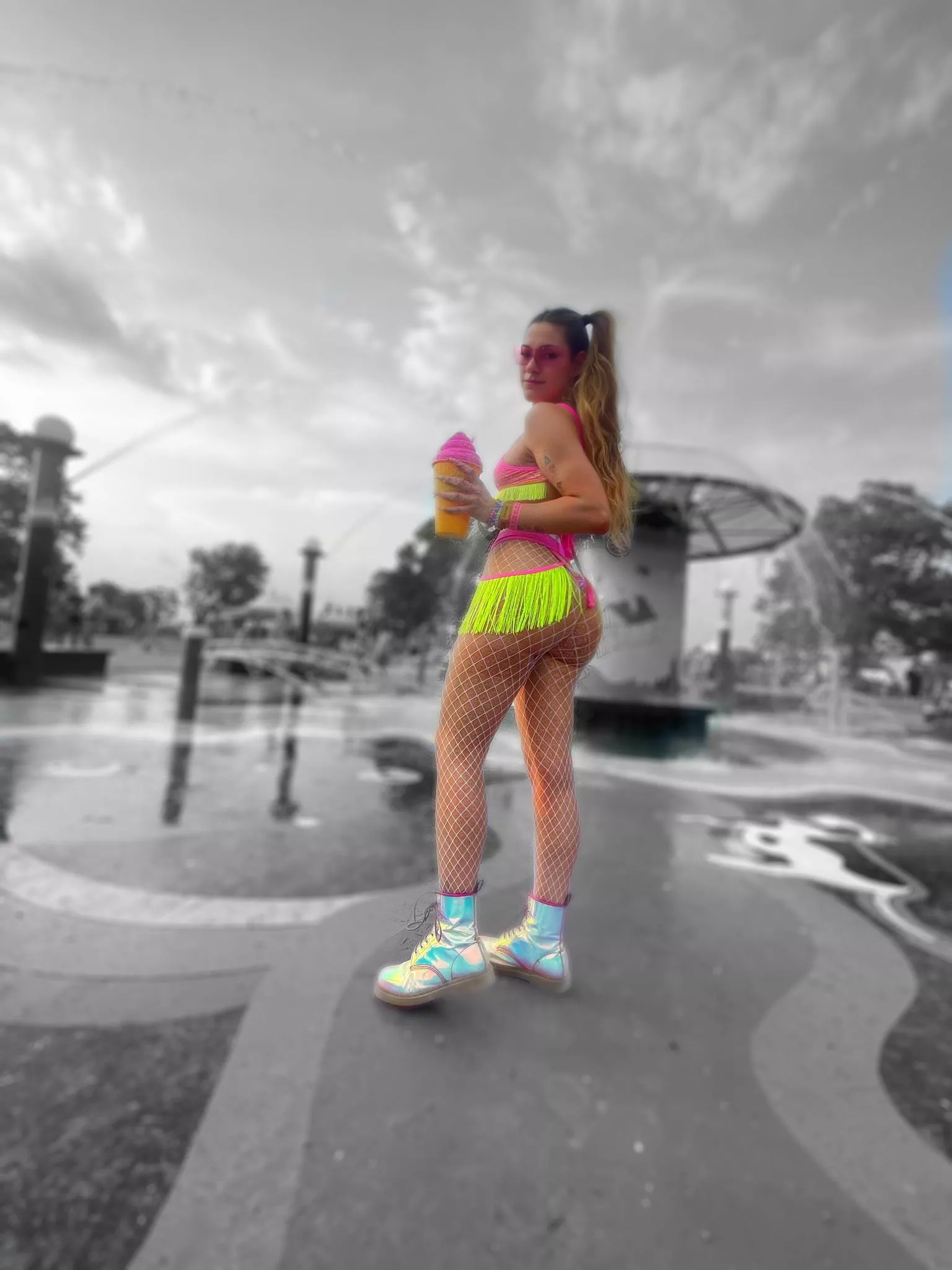 Muscle daddys needed at hulaween posted by StrongSignificance18