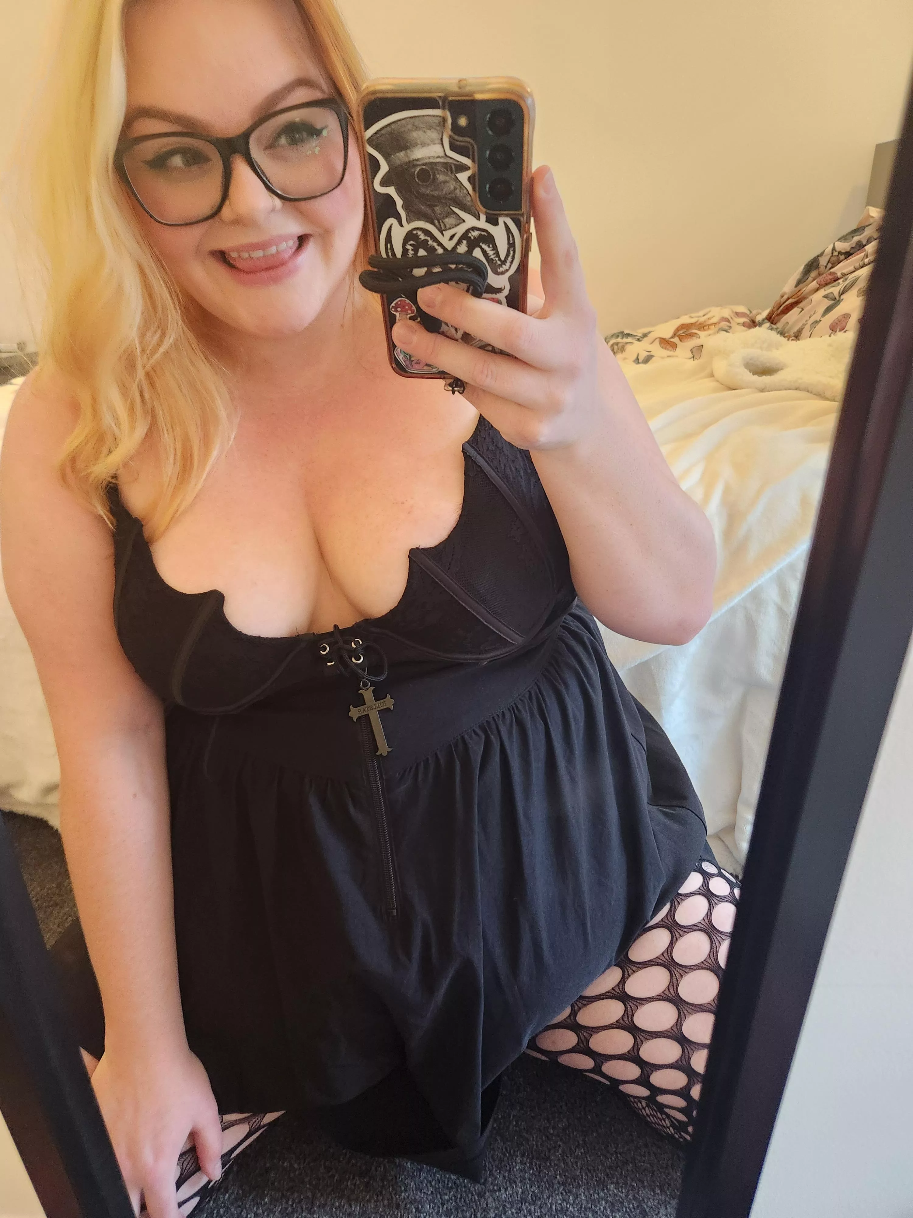 My only plan for this weekend is to find a face or cock to sit on 😈 posted by EmberAdams4