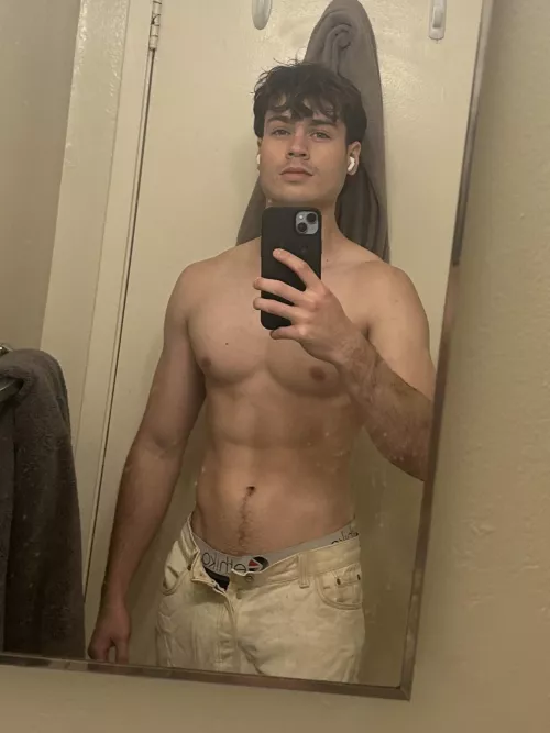 Post gym 🪞 pic by Ok-Pudding2027