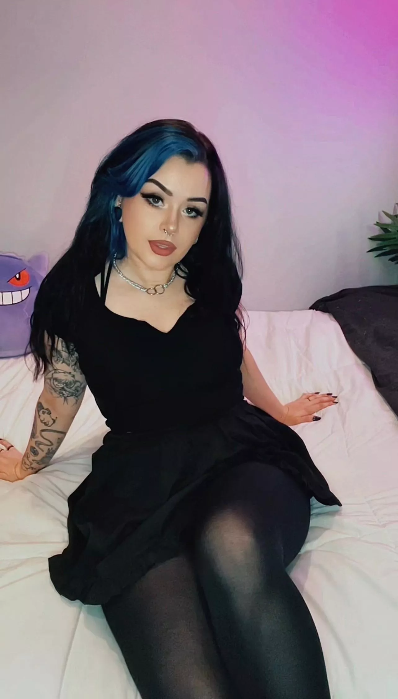 This dress is nice but I bet it looks better on the floor posted by NOMADTVS