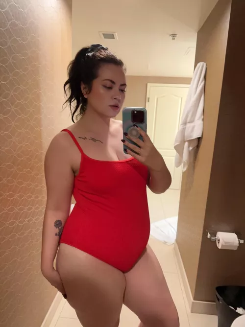 This lifeguard didn’t skip any meals on vacation… 🤰👀🤭 by lunalovessnacks