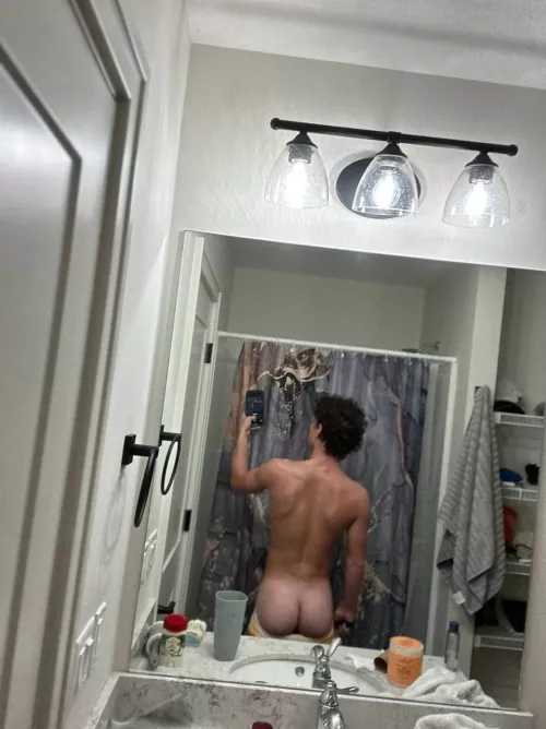 top for butt selfies by jacob-dyl