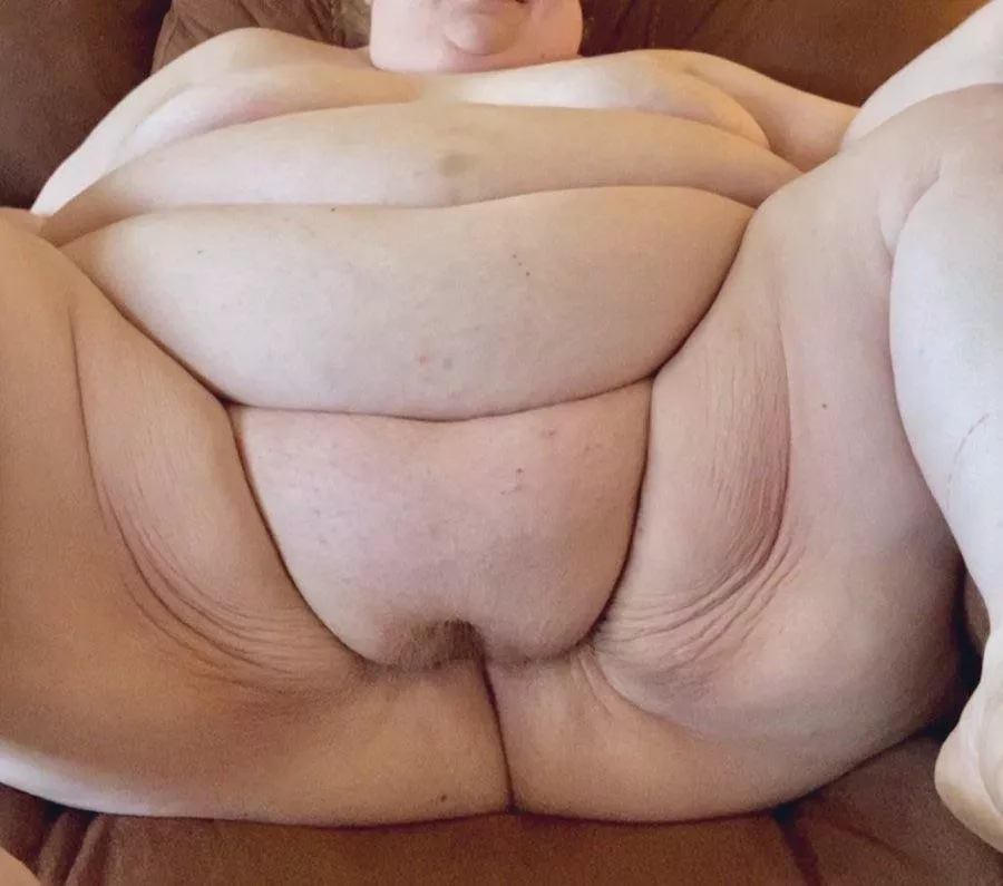 wanna play with my fat fupa? posted by fatshyfreak