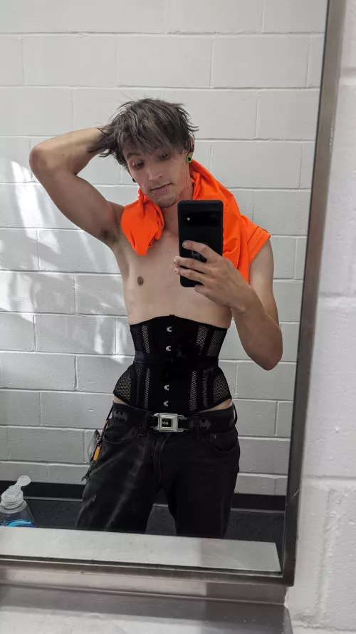 What would you do if a non-binary course wearing cable technician showed up to your house to fix your internet? by Icemane19