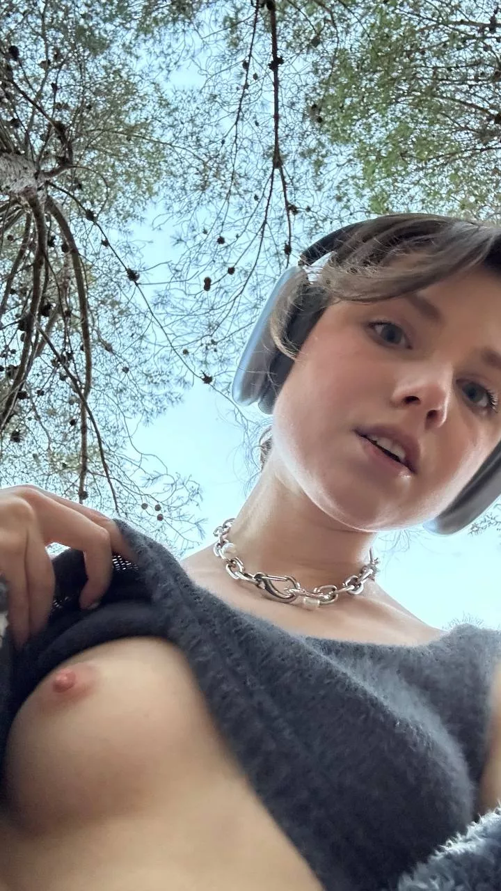 Flashing my small boobies for u guys :) posted by ryddlifoed