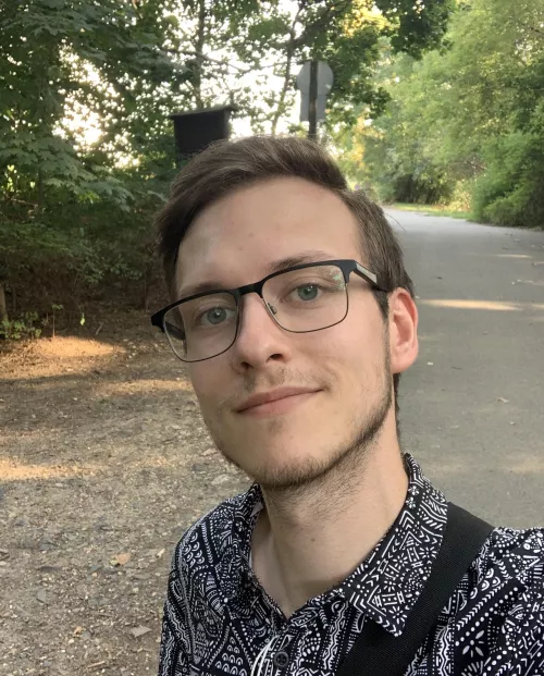 Haven't been here for quite some time and I finally found the courage to post again, thought I didn't look half bad in this pic by itsNoveey