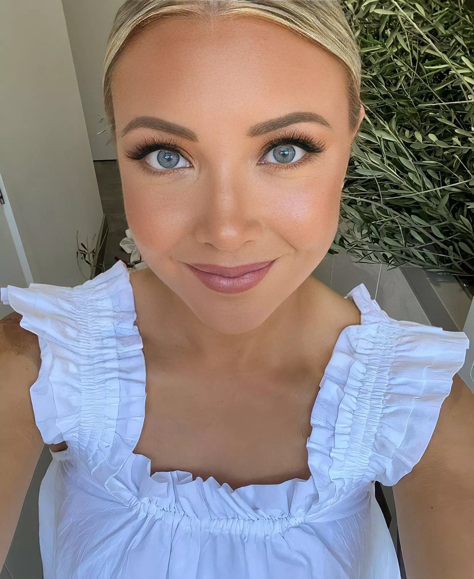 IUTR the beautiful face of my wife’s friend posted by throwawayb16653224