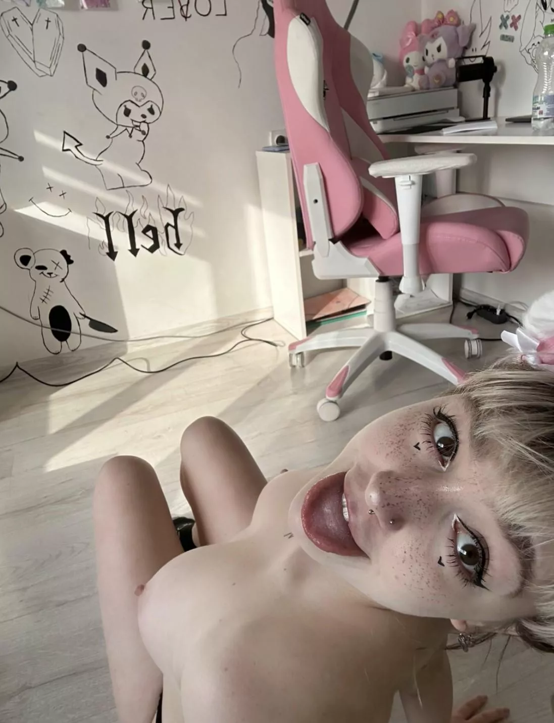 My girls are always here to brighten your night posted by SingleTheater