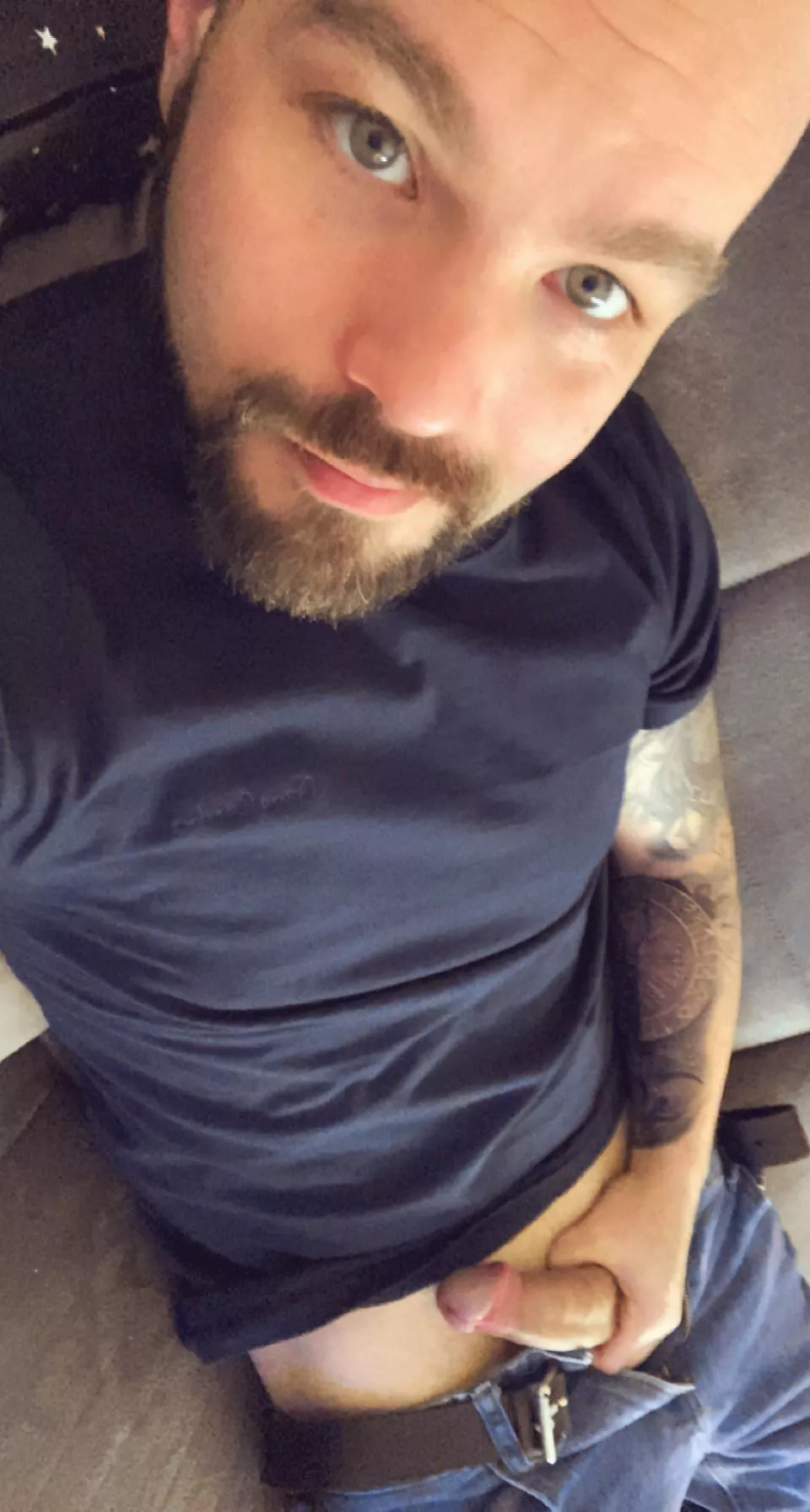 Saturday is no underwear day 😏 posted by Arnvp