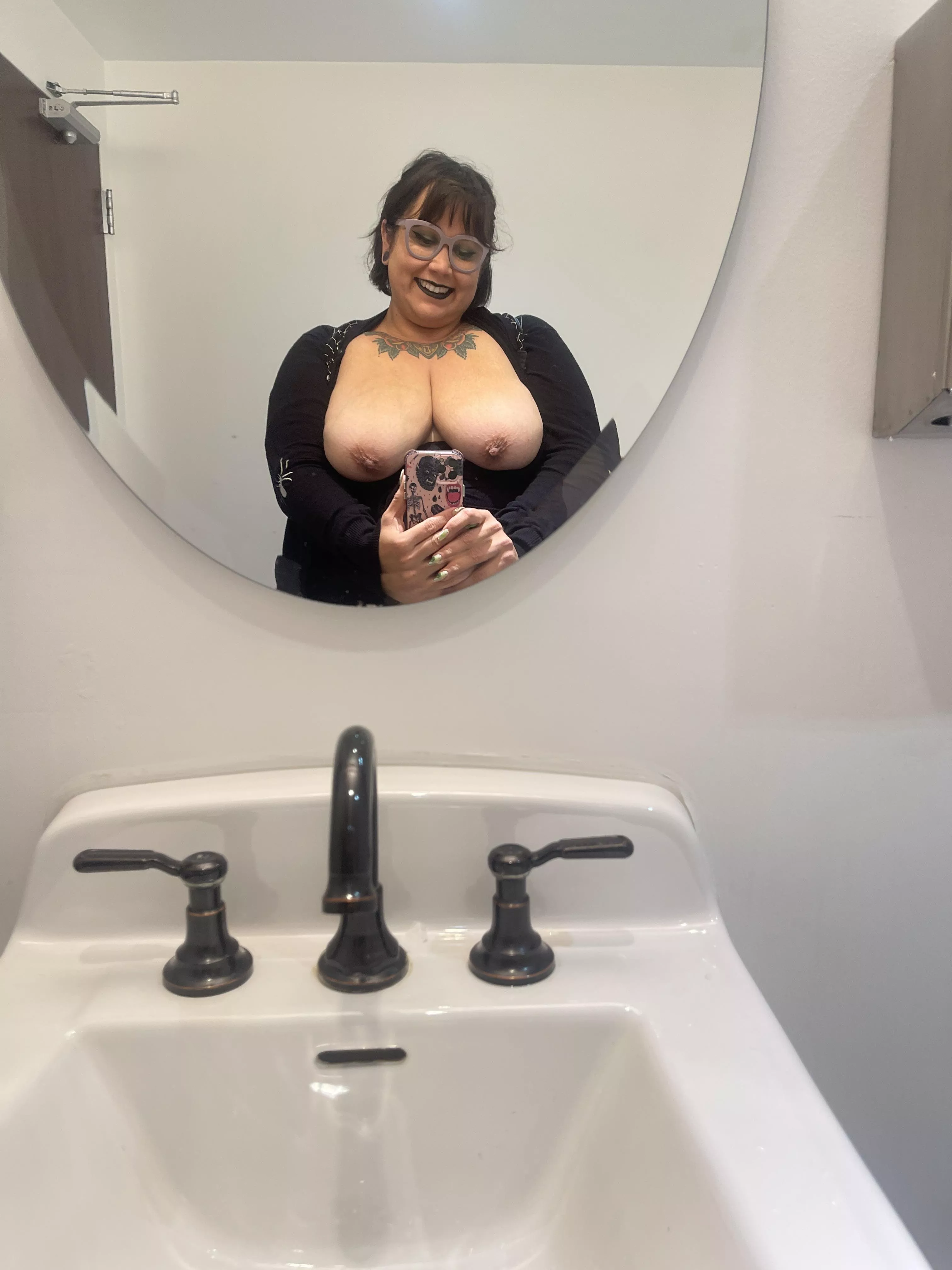 Texting you at work posted by anomalee-spectre