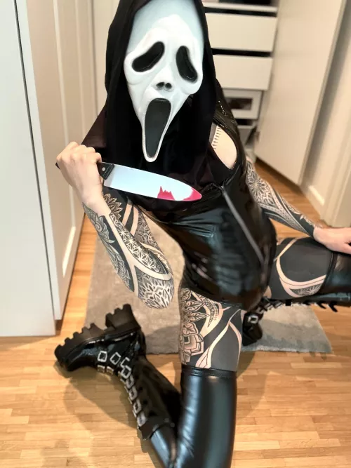 Tonight we’ll do it the other way round. I’ll make YOU scream by lovemytatts