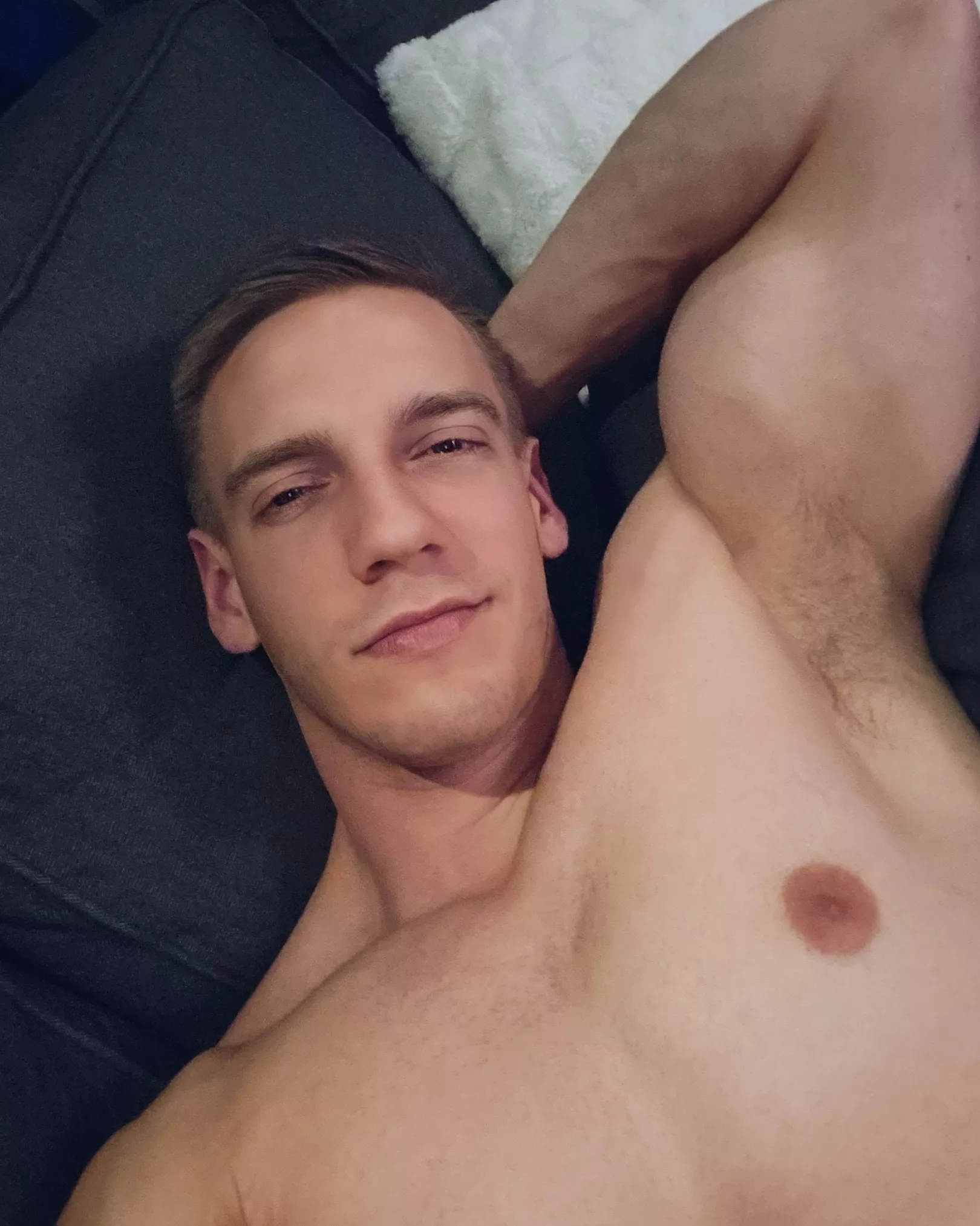 Would you kiss me 💋 ? posted by John_fitness91