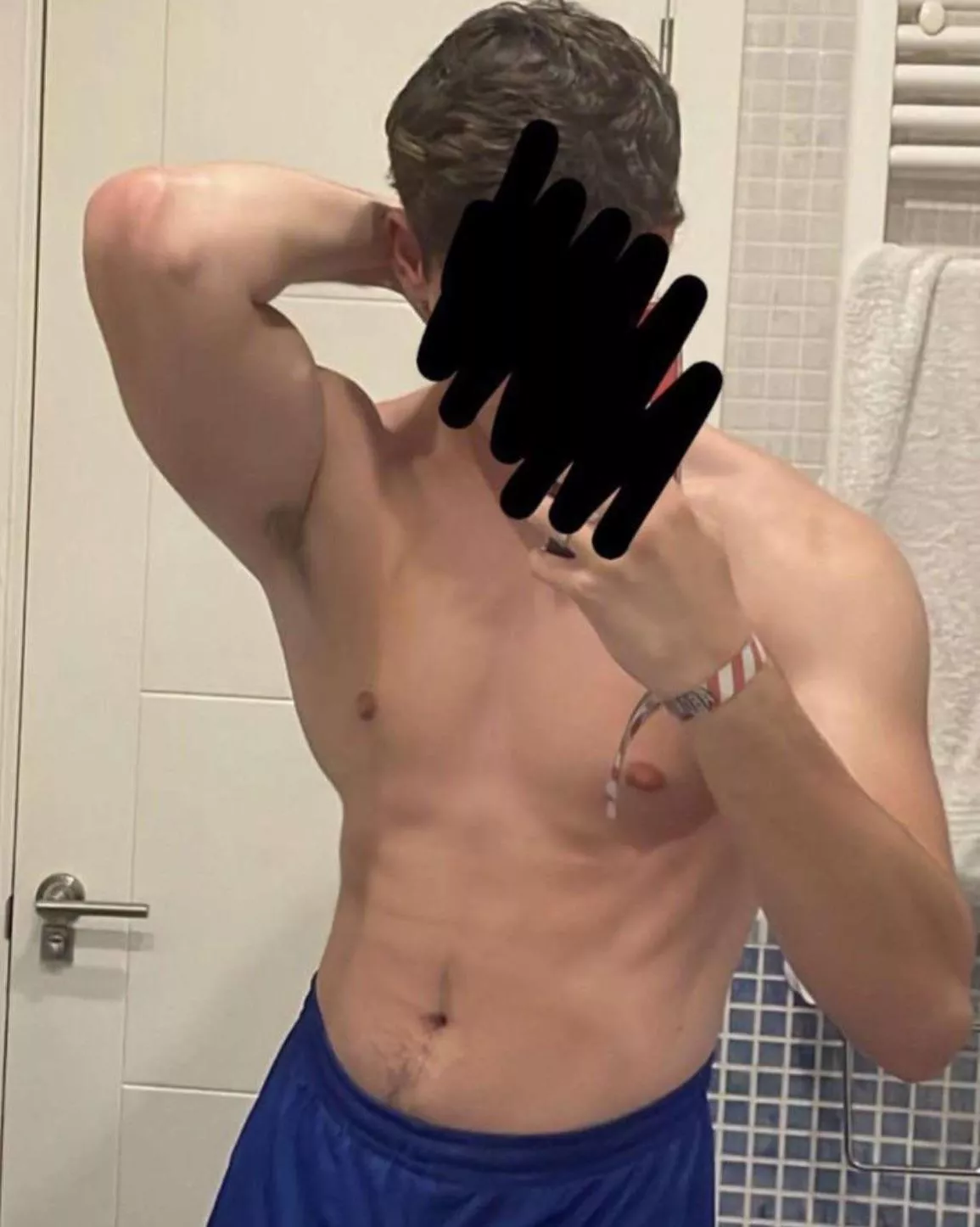 18. Looking 4 hungs @brostone190 posted by Hajime_Sex_Symbol