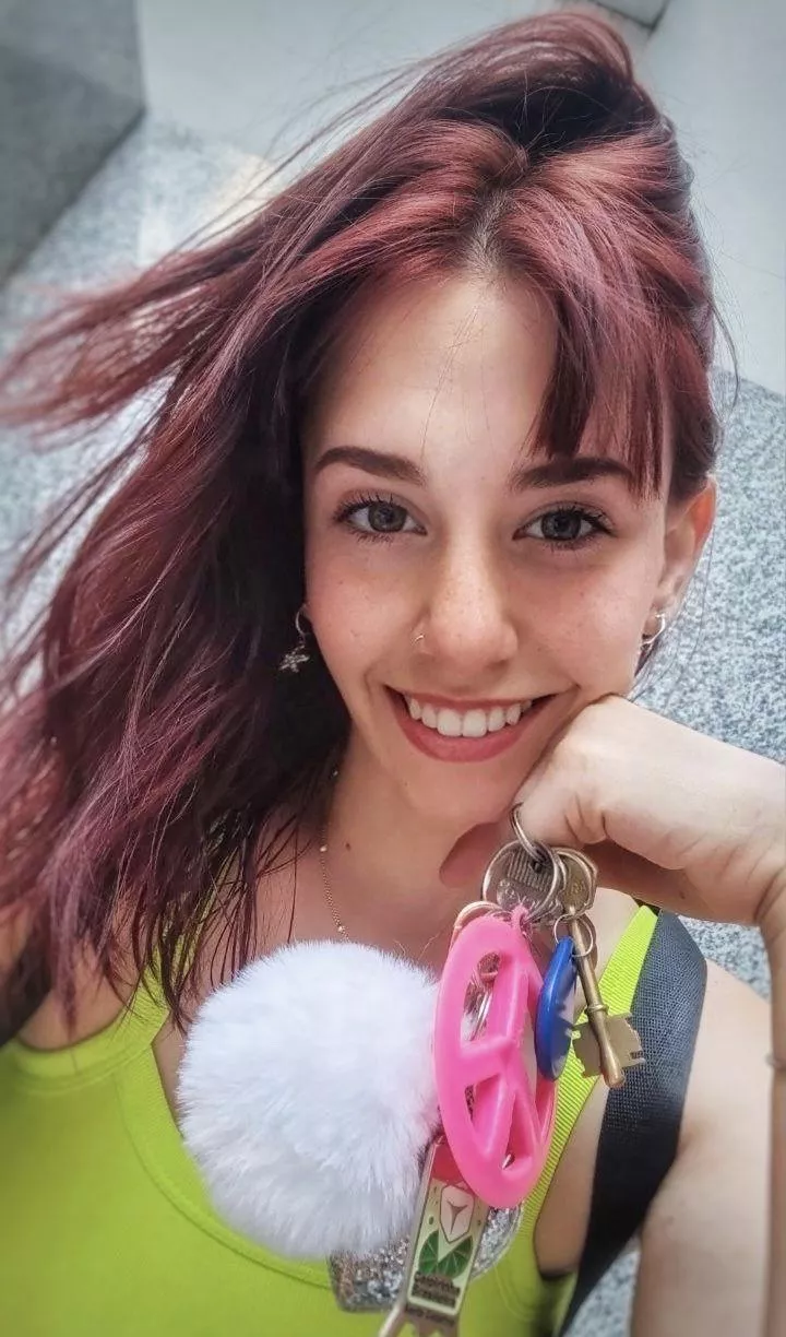 Does Latina beauty catch your attention? 🤭 posted by familiar_mouthpiece