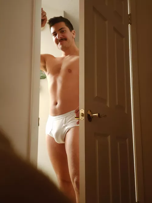 I walk by your room in the middle of the night... Are you inviting me in? by InfiniteBleach