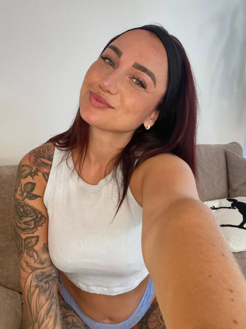 Natural selfie are the best by manliberty