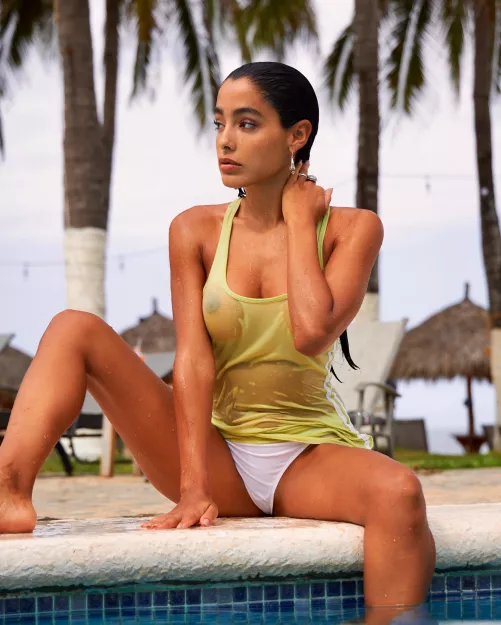 Overdressed for the pool... by ashydeluca