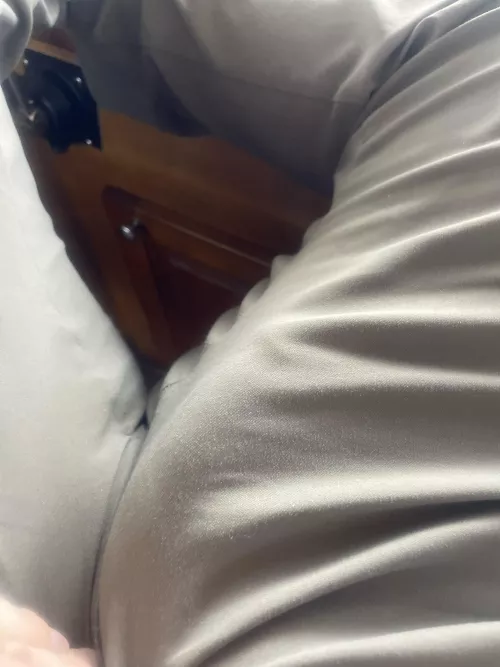 Really gotta pee by towboatwhore