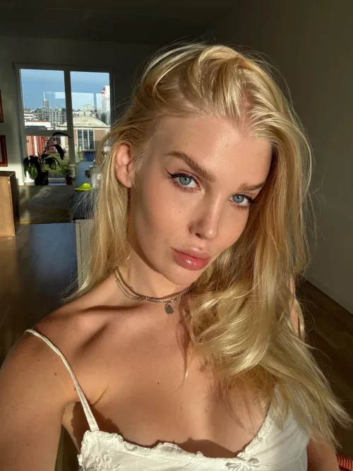 Stunning blonde by PornJunkie12