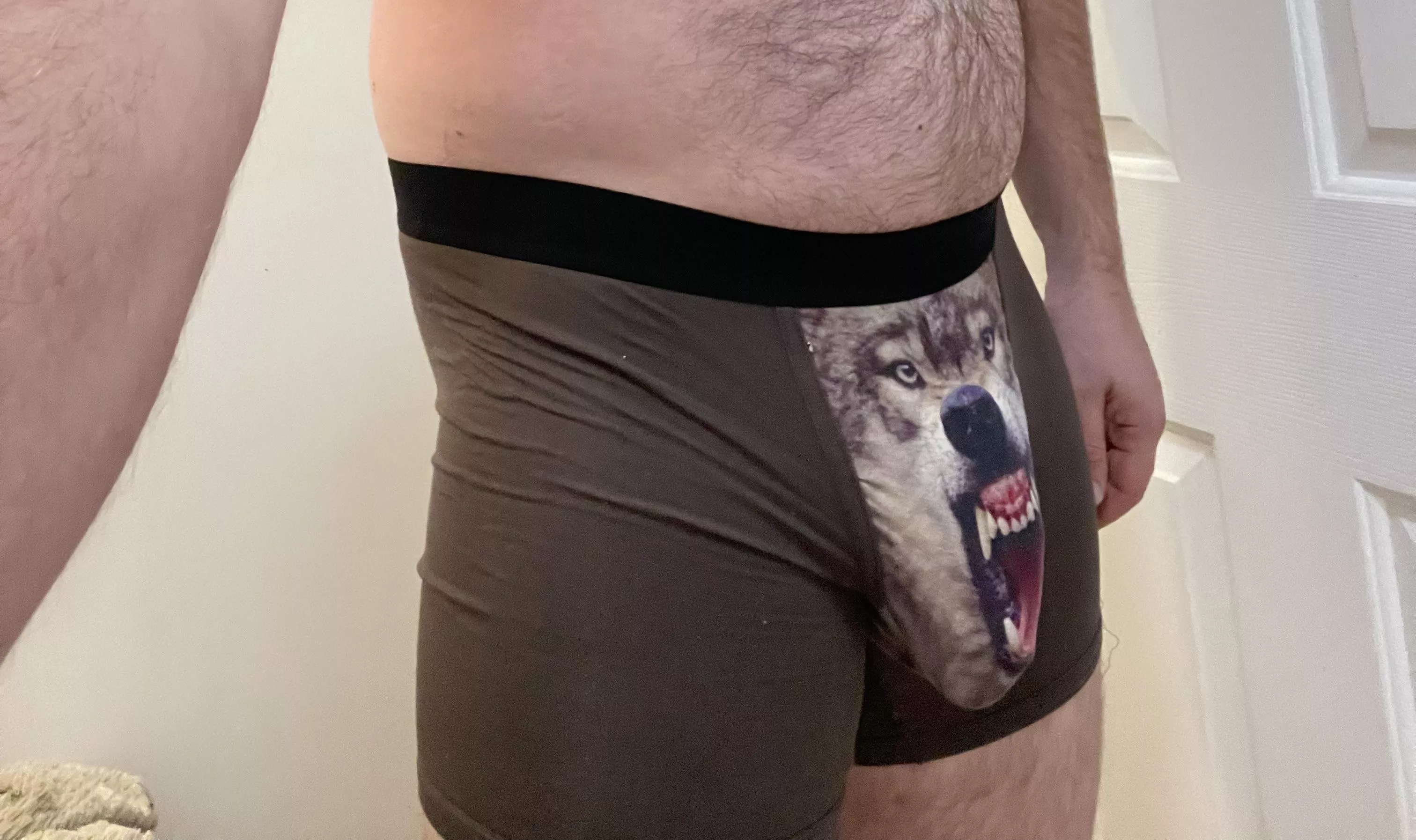 The full moon brings out the wolves 😈 posted by urgirlsfriend