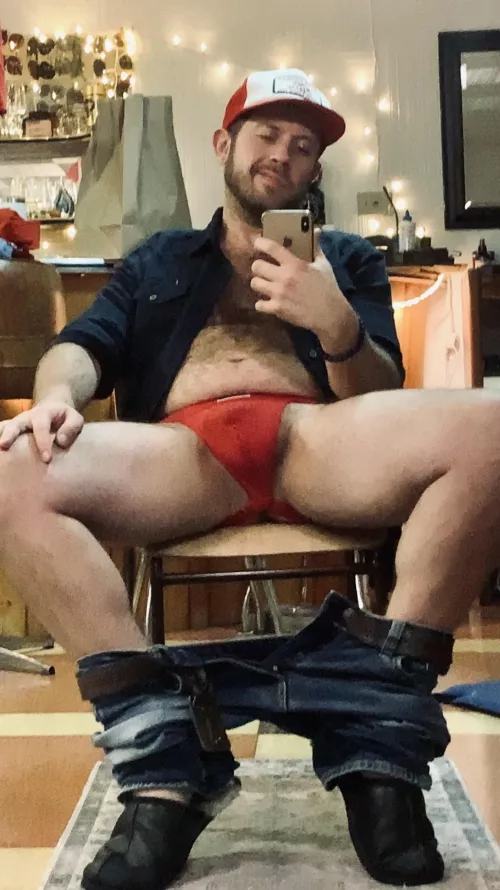 Wasn’t planned at all, lo but I love how my hat matches my jock 👌 by Bfflsldr420