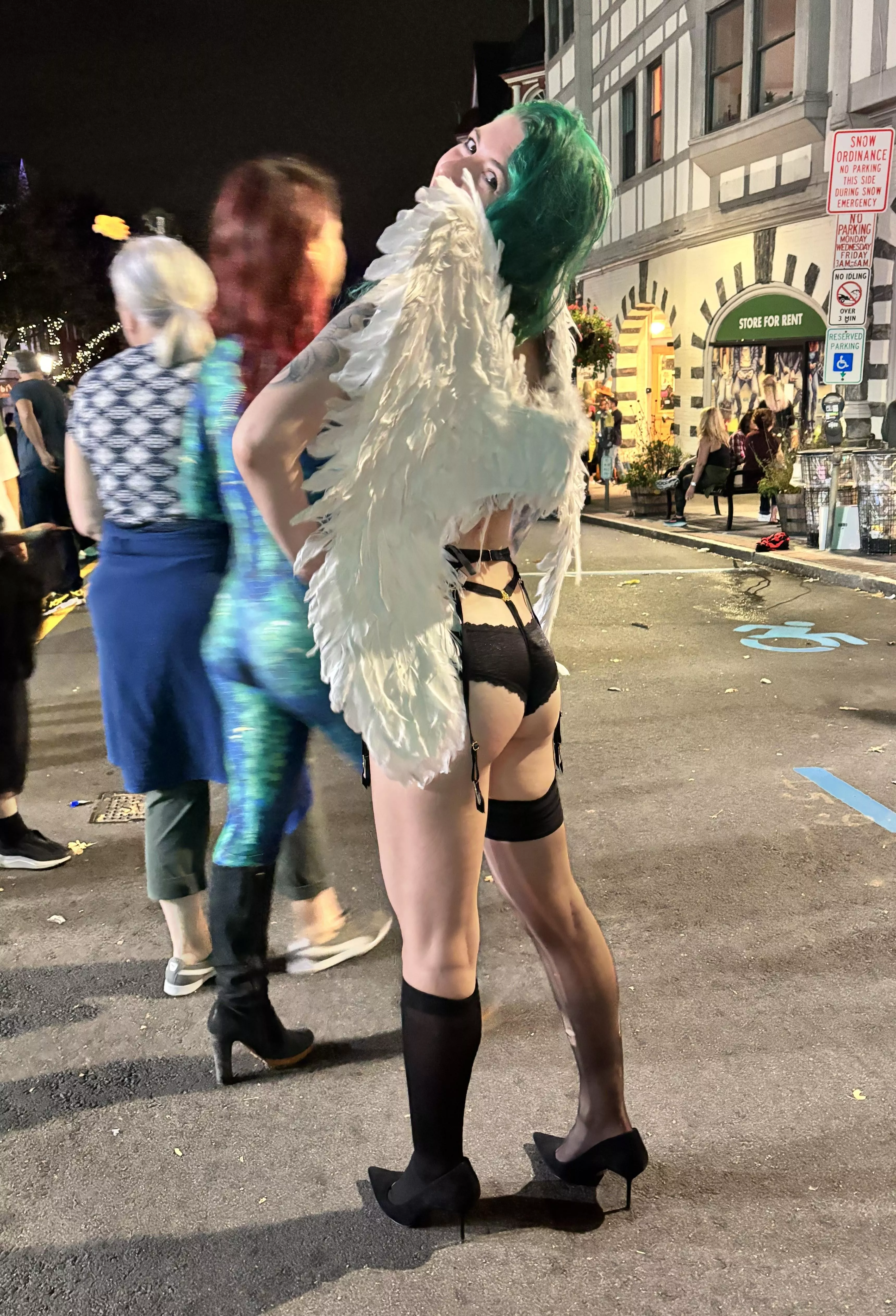 Angel booty posted by sirenskiss3
