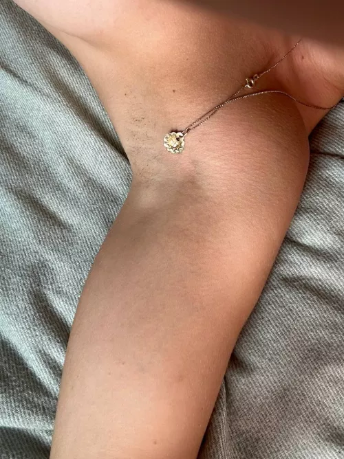 Are my 19 year old armpits attractive by Rosie_CA